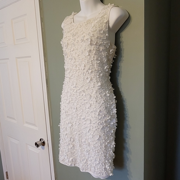 Nina Leonard Sz XL White Lacy Floral Embellished Stretch Dress. - Picture 10 of 16